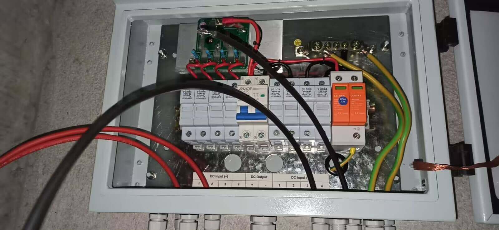 4-input 1-output PV Combiner Box