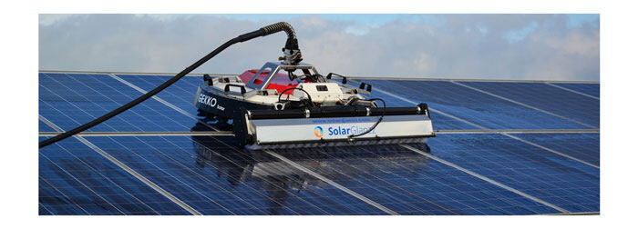 GEKKO Solar Cleaning Robot